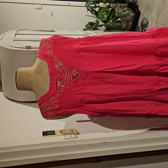 Hot Pink linen dess with broderie lace - Picture 2 of 4